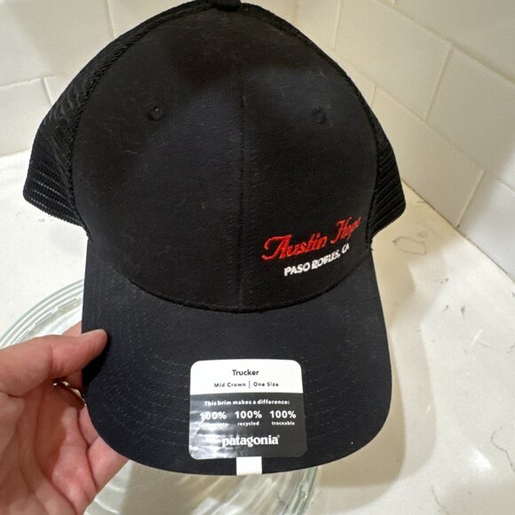 Patagonia Trucker Hat One Size Strap,back Black Mesh Black With Patch NEW - Picture 9 of 9
